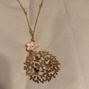 Very pretty gold and pale pink necklace 32”